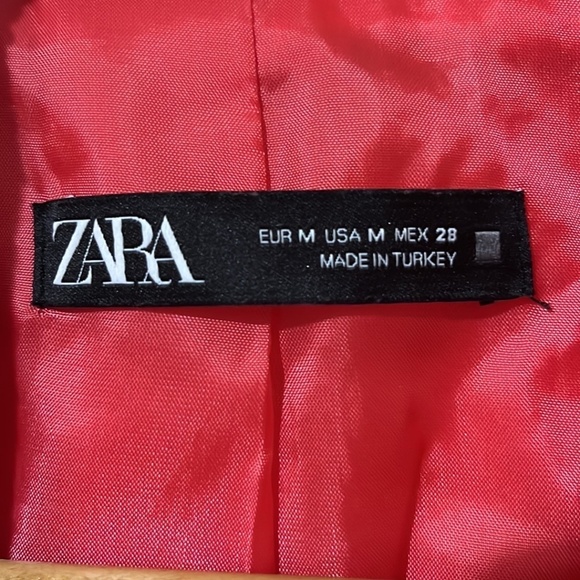 Zara Oversized Pink Blazer with Gold Toned Buttons - Picture 2 of 6